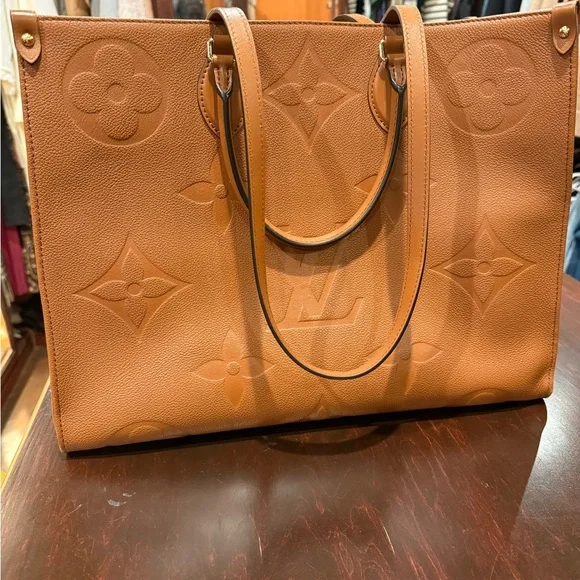 Louis Vuitton On-The-Go Cognac GM - Picture 2 of 11